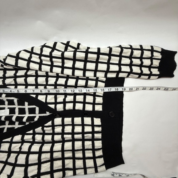 Cardigan Sweater Women's L Black & Cream Grid Pattern Crop Baddie Dark Academia - Picture 7 of 8